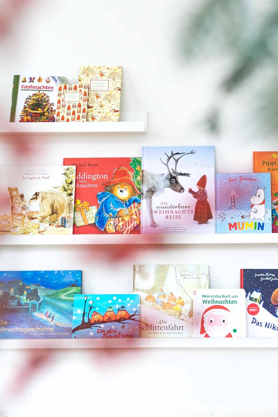 Weihnachtsbücher für Kinder: Bücher über Weihnachtszeit, Advent, Weihnachtsgeschenke und die Weihnachtsgeschichte. Unsere liebsten Weihnachtsgeschichten für Kinder auf dem Blog: www.chezmamapoule.com Alle Bildrechte: Ellen Girod #weihnachten #bilderbücher #weihnachtsbücher 