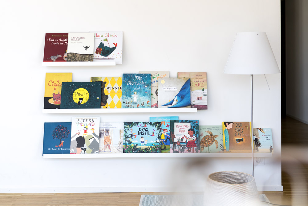Anleitung DIY Bücherregal für Kinder • Bücherregal nach Montessori • IKEA Hack ✓ Jetzt Abo lösen & Anleitung downloaden