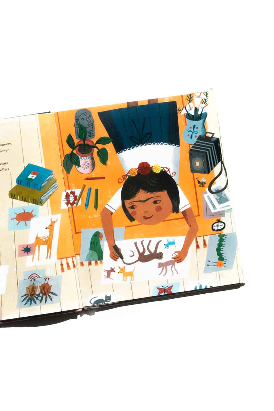 Frida Kahlo und ihre Tiere von Monica Brown. Bücher über starke Mädchen. Bilderbücher ohne Sexismus und Genderismus. Kinderbücher mit Feminismus und Gleichstellung. Blick ins Buch auf: www.chezmamapoule.com